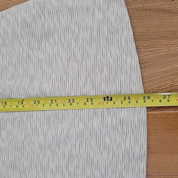 Kuhl Aspira Tank Top Racer Back Pleated Gray White Stripe Large style 8379 - Picture 6 of 10